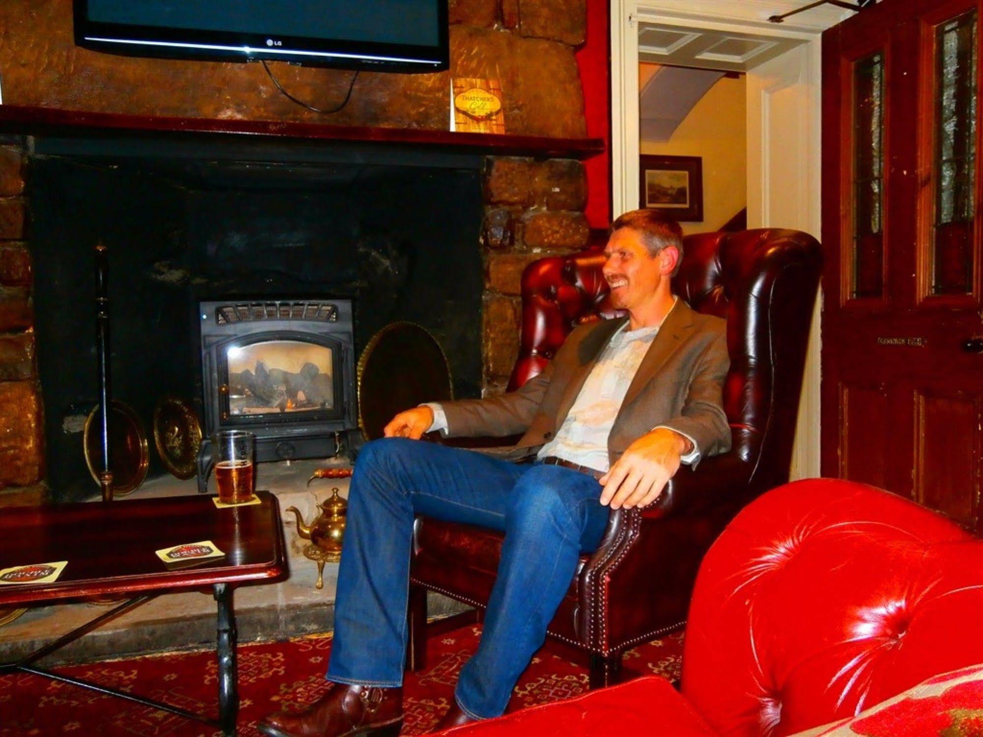 The Queens Head Hotel Rothbury Extérieur photo